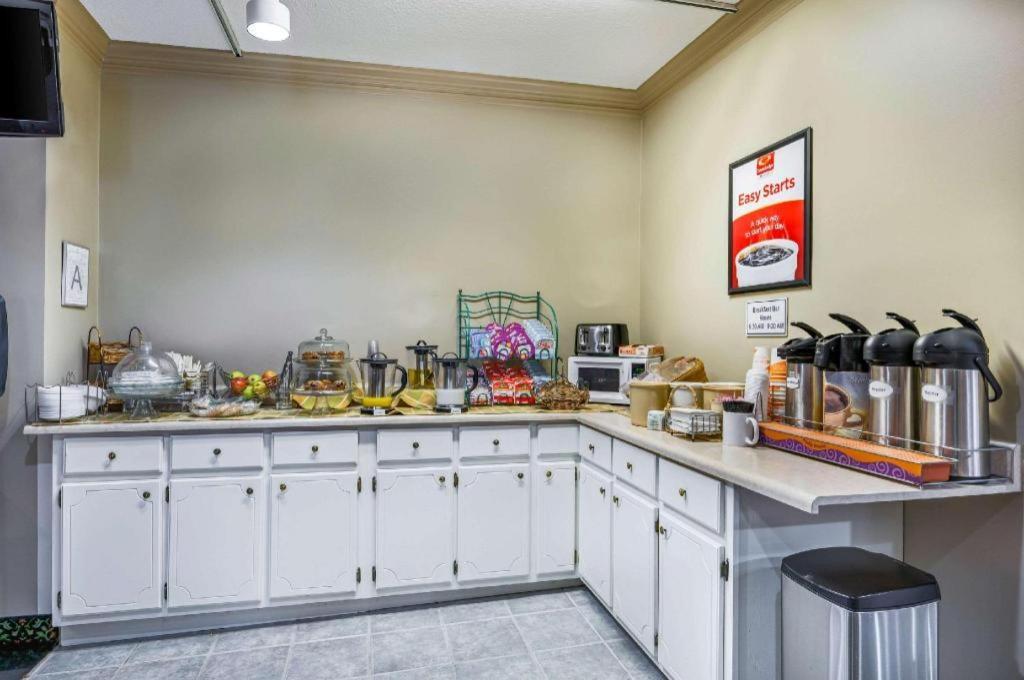 Econo Lodge Corinth Zewnętrze zdjęcie