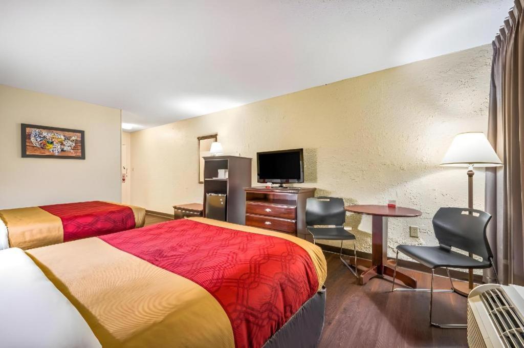 Econo Lodge Corinth Zewnętrze zdjęcie