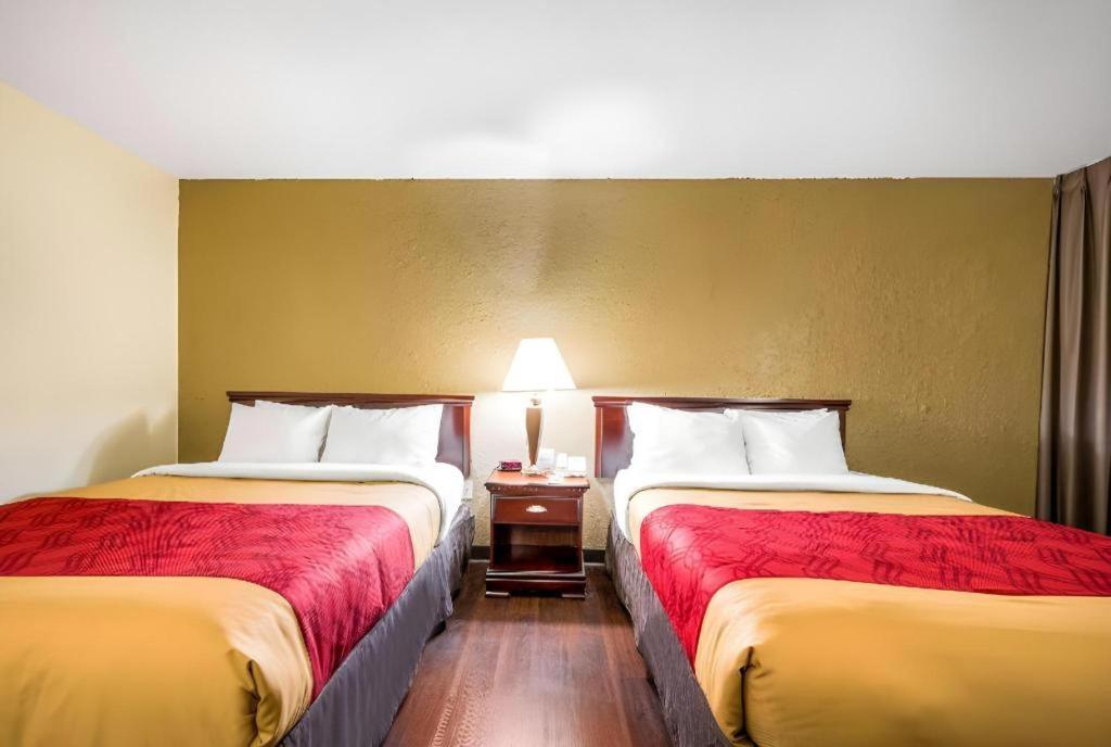 Econo Lodge Corinth Zewnętrze zdjęcie